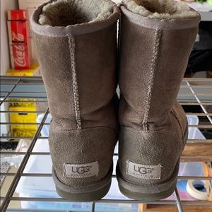 GREY UGG BOOTS SIZE 6